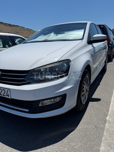 Volkswagen Polo-3