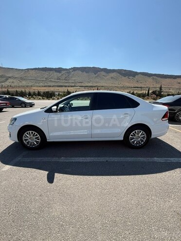 Volkswagen Polo-5