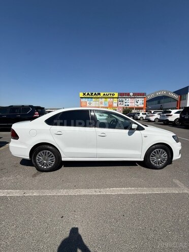 Volkswagen Polo-6