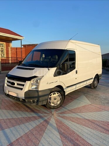 Ford Transit-3