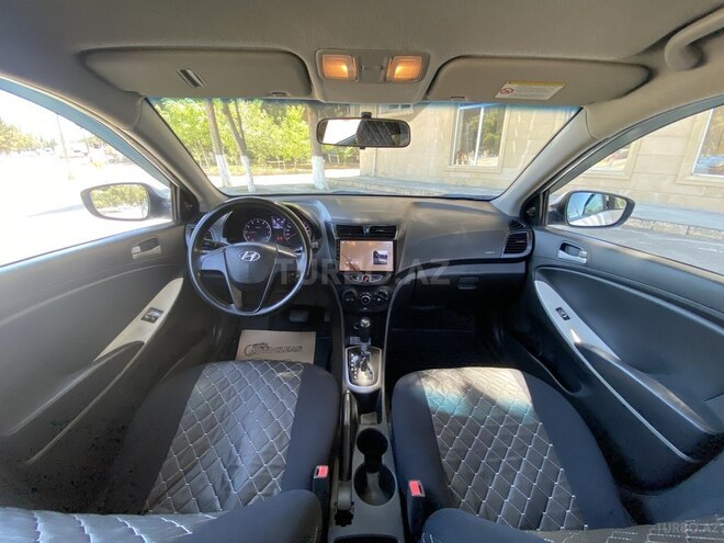 Hyundai Accent-16