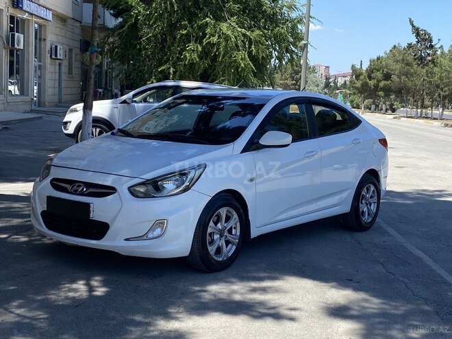 Hyundai Accent-1