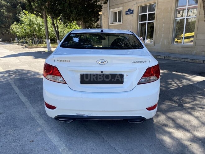 Hyundai Accent-7