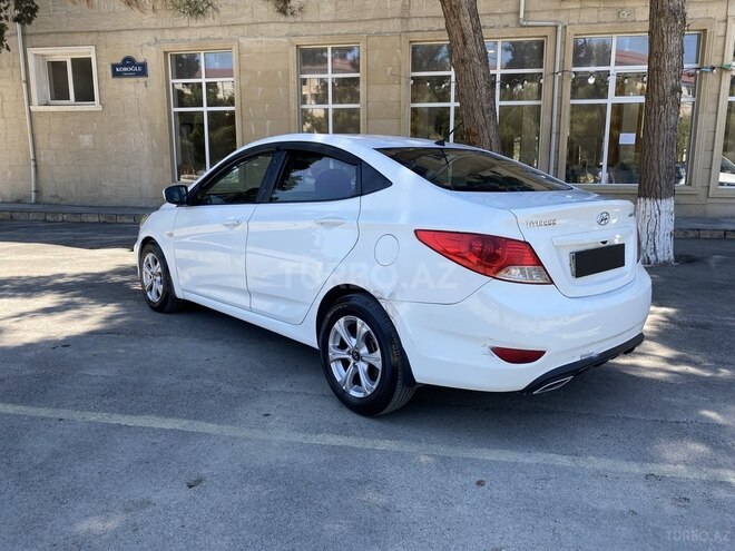 Hyundai Accent-8