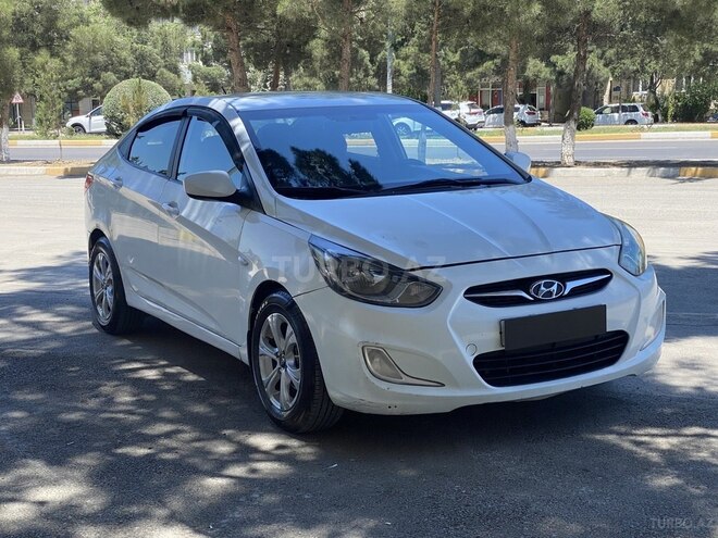 Hyundai Accent-4