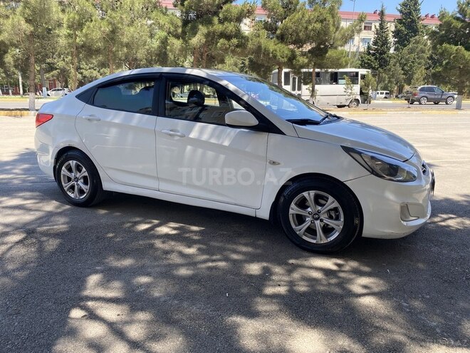 Hyundai Accent-3