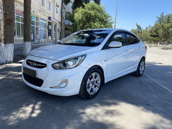 Hyundai Accent-2
