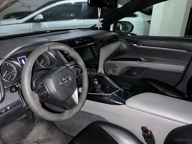 Toyota Camry-11