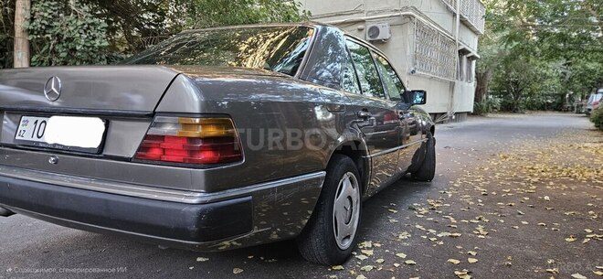 Mercedes 250 D-5