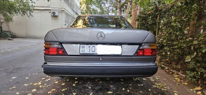 Mercedes 250 D-2