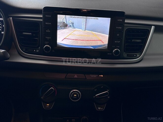 Kia Rio-5