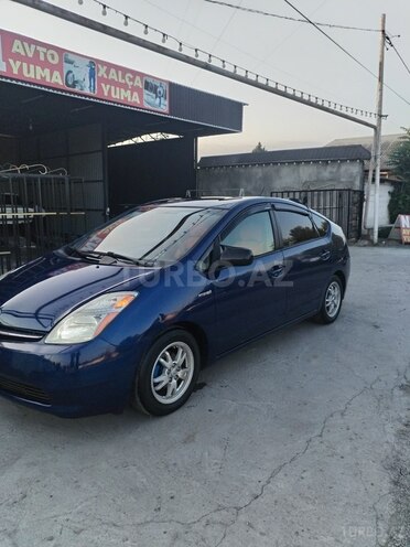 Toyota Prius-12
