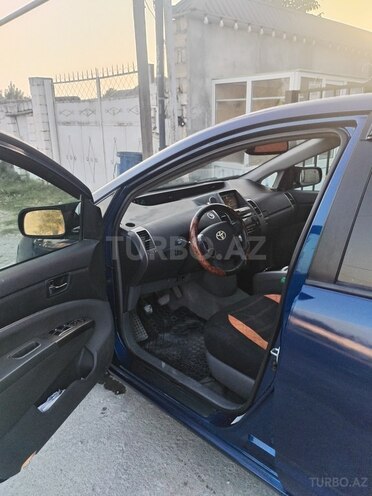 Toyota Prius-3