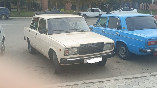 LADA (VAZ) 2107-1