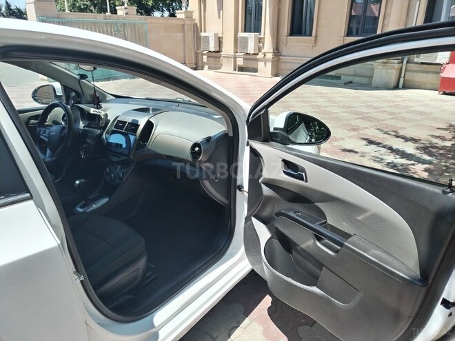 Chevrolet Aveo-7
