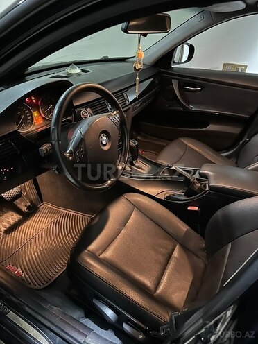 BMW 330-8
