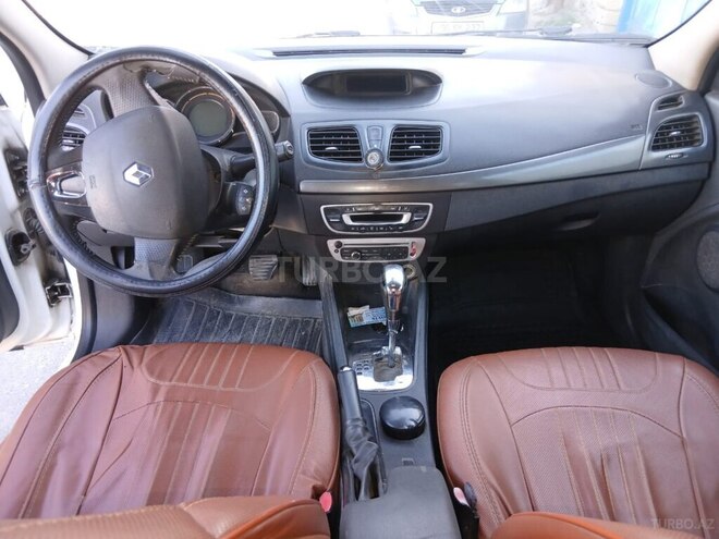Renault Megane-6