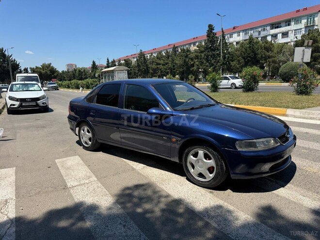 Opel Vectra-4