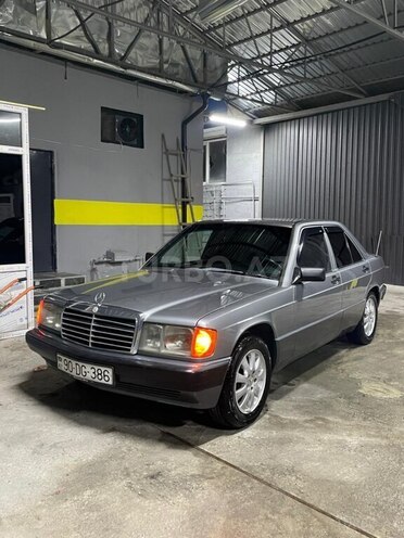 Mercedes 190-1