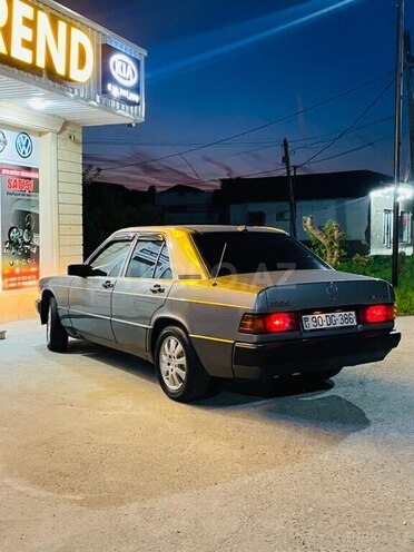 Mercedes 190-5