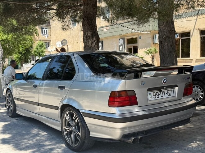 BMW 320-6
