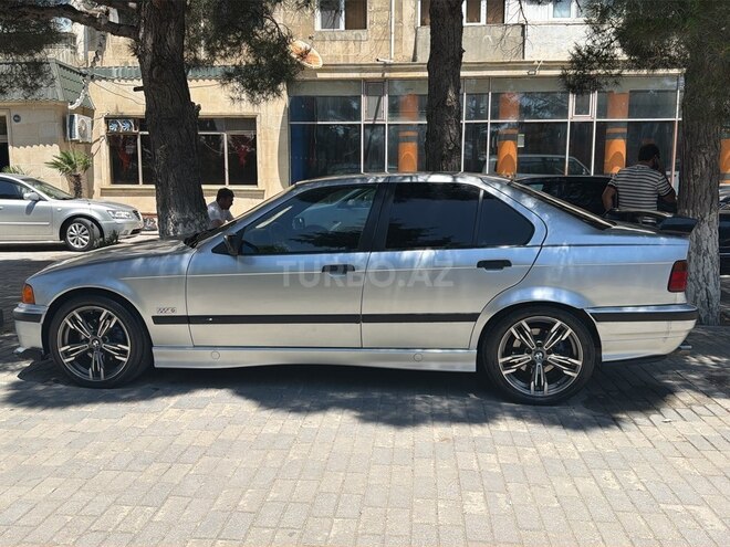 BMW 320-7