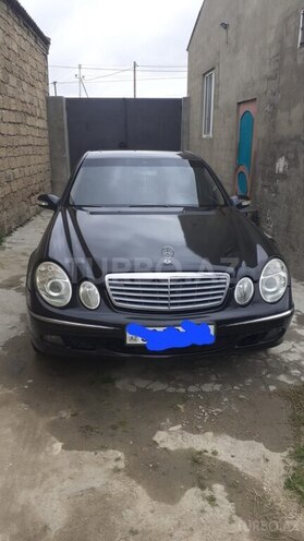 Mercedes E 220-1