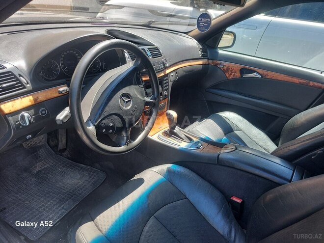 Mercedes E 220-2