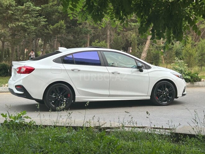 Chevrolet Cruze-10