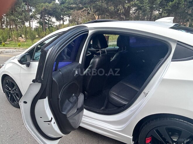 Chevrolet Cruze-14