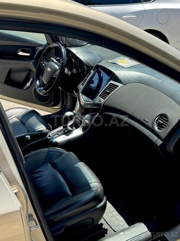 Chevrolet Cruze-10