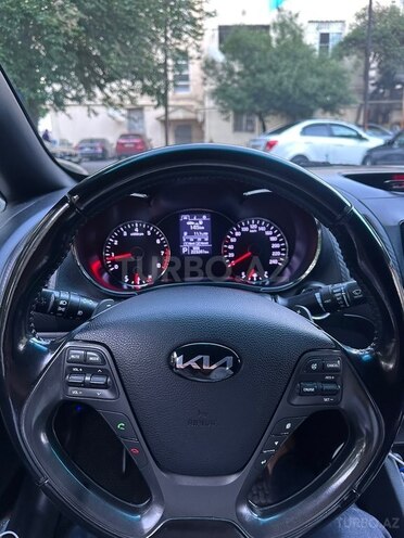 Kia Cerato-5