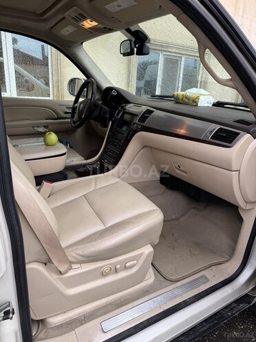 Cadillac Escalade-2
