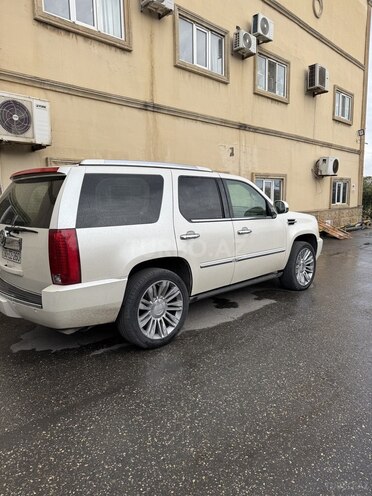 Cadillac Escalade-3