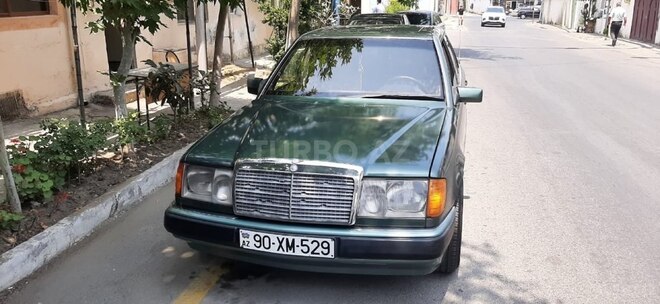 Mercedes 200 E-1
