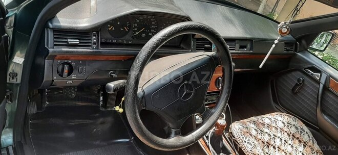 Mercedes 200 E-3