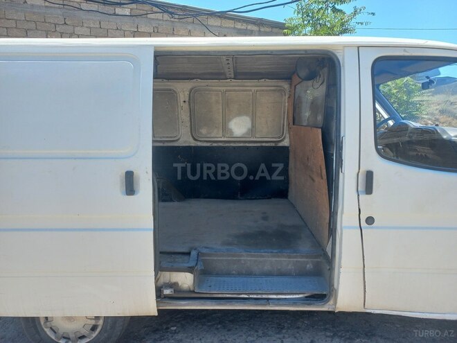 Ford Transit-7