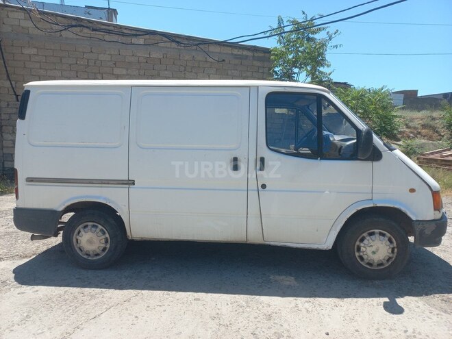 Ford Transit-3