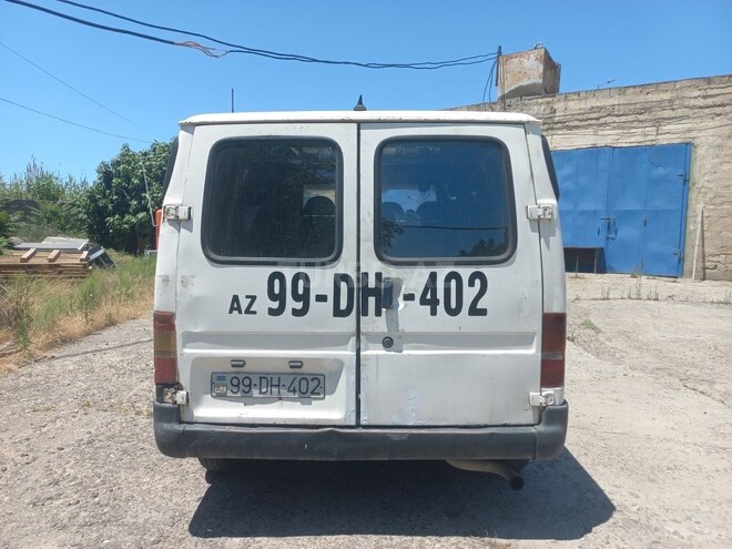 Ford Transit-5