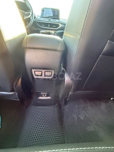 Chevrolet Tracker-10