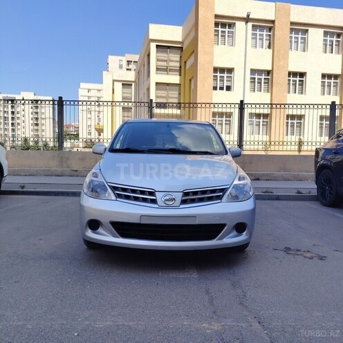 Nissan Tiida-1