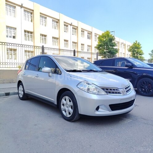 Nissan Tiida-5
