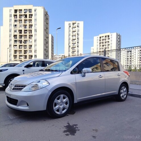 Nissan Tiida-4