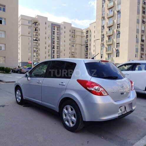 Nissan Tiida-11