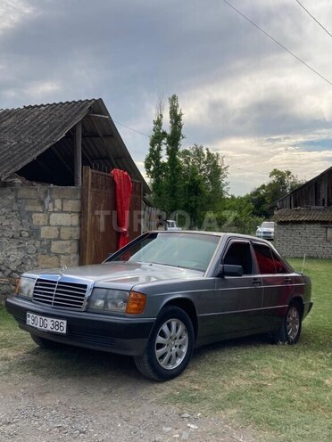 Mercedes 190-7