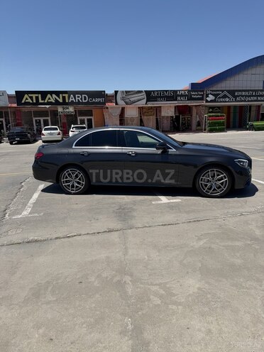 Mercedes E 350 4MATIC-5