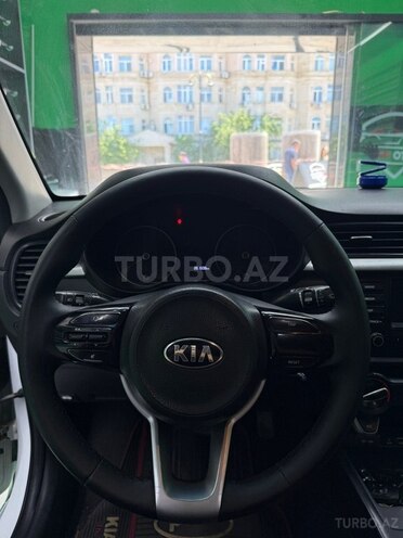 Kia Rio-13