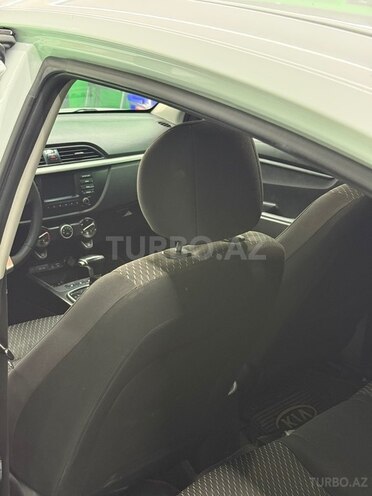 Kia Rio-10