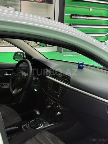 Kia Rio-11