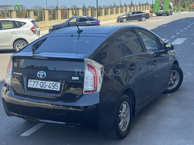 Toyota Prius-7